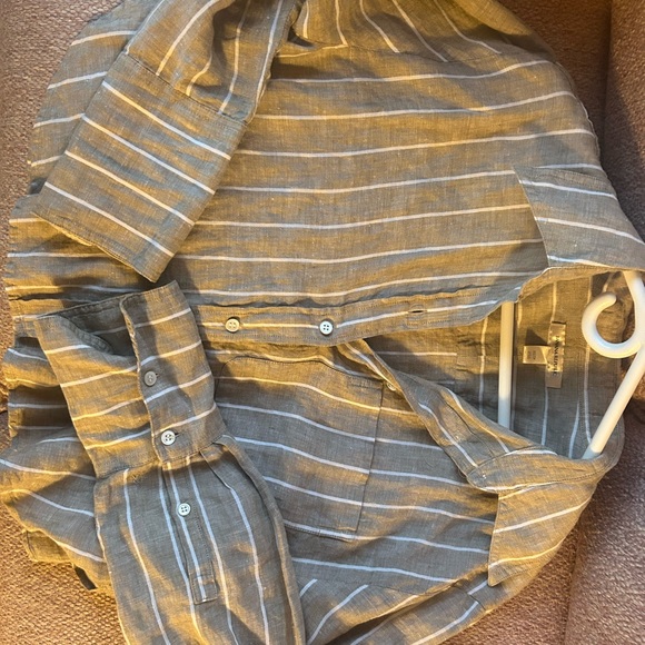 Banana Republic linen cropped shirt extra small worn once - Picture 2 of 5